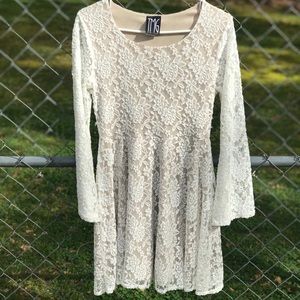 TMG white lace long sleeve dress size large